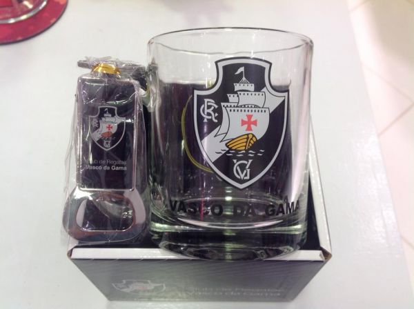 CANECA DE VIDRO COM CHAVEIRO VASCO